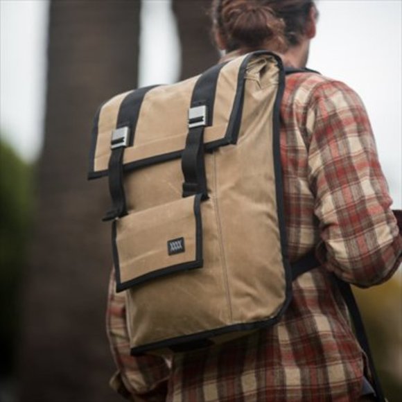Mission Workshop Messenger Bag Waterproof Backpack in Brown Waxed Canvas 14L - Picture 3 of 5